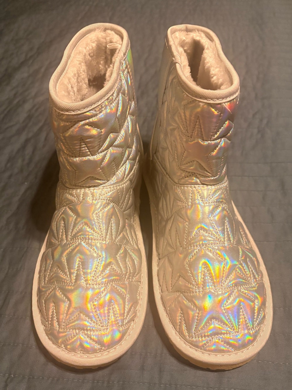 Girls Metallic Star Chalet Booties-Size 6 Youth